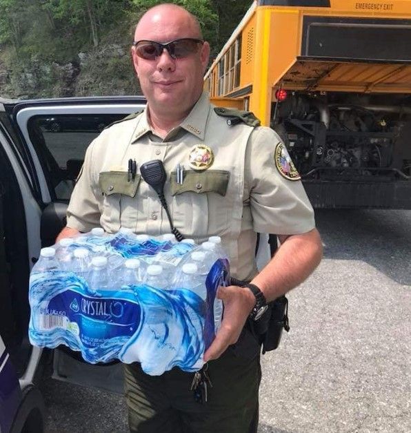 Tenn deputy suffers fatal heart attack after removing debris from highway