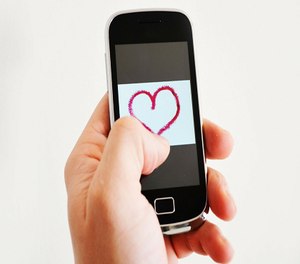 Cops love their mobile devices. (Image Pixabay)