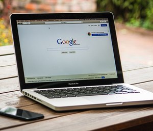 According to data collected, 80 percent of callers detected with Google’s technology were located within an average radius of 121 feet. (Photo/Pexels)