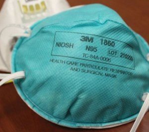 NYSCOPBA is asking the state to allow all employees working in correctional facilities, mental health facilities, parole offices and other agencies deemed essential, the ability to use N95 masks, gloves and disposable smocks. (AP Photo/Mic Smith)