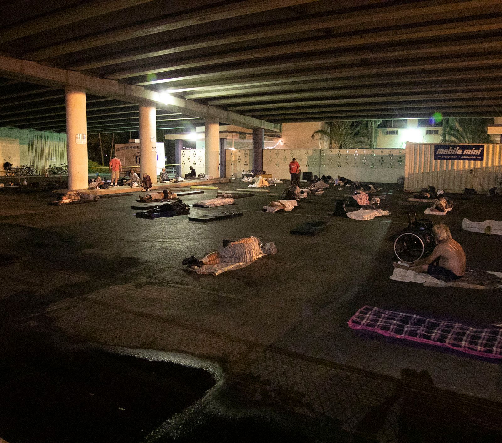 Fla. homeless shelter moves mattresses to parking lot to maintain