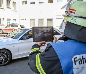 A first responder using the Rescue Assist app.