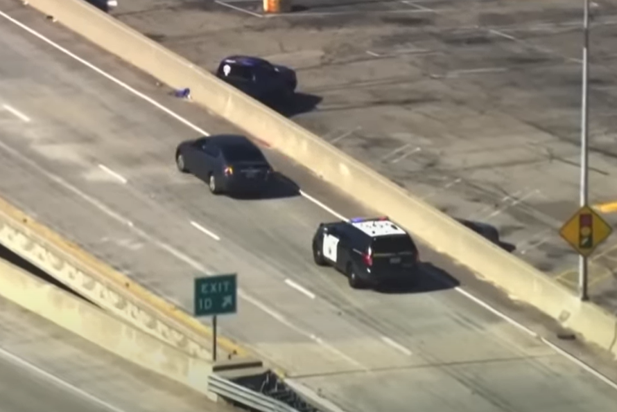 Video catches highspeed pursuit, standoff near LAX as suspect