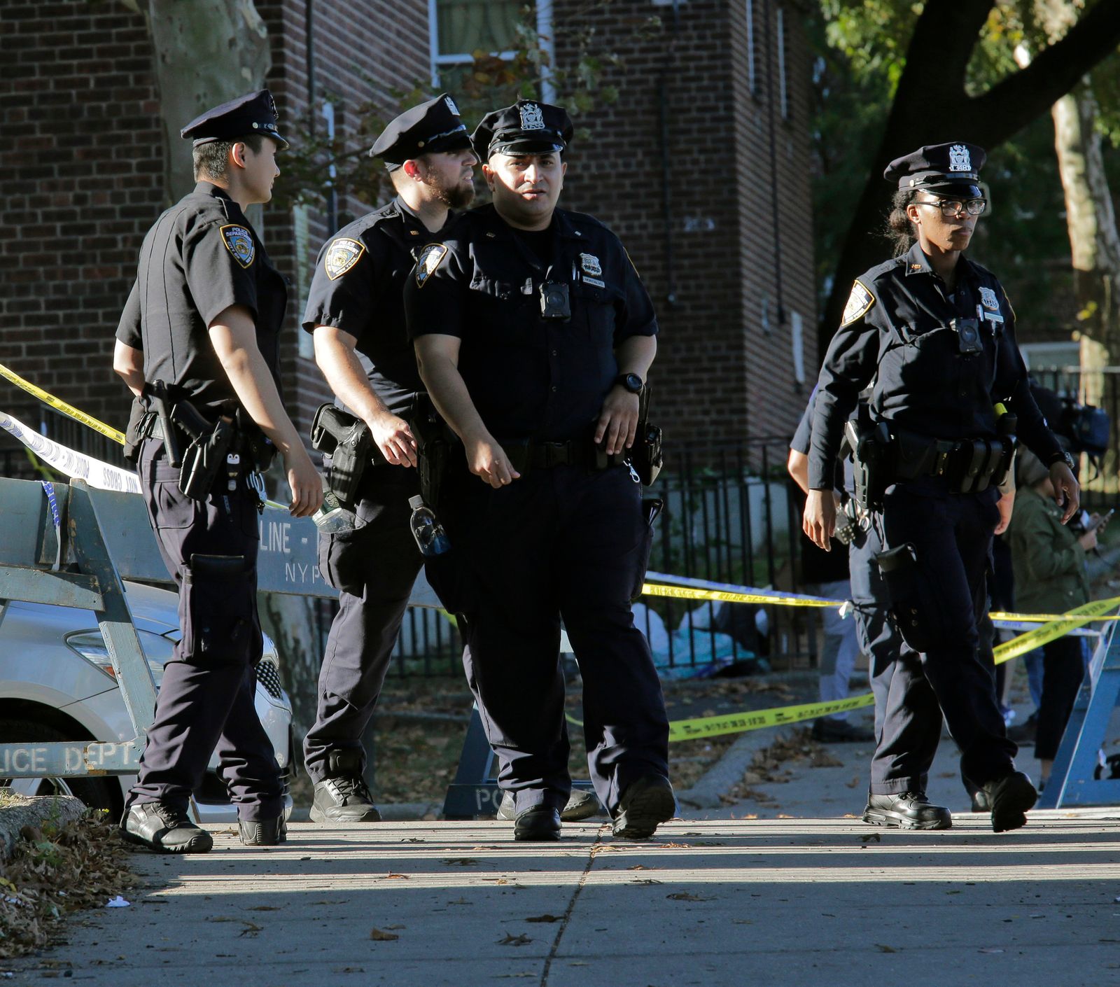 Nyc Officer Shot And Killed In The Bronx 