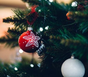 The letter includes a blank allowing a date to be filled in that reflects when Santa will be visiting, and finishes with Kris Kringle thanking the children for “sharing your moms and dads with us when we all need them the most.”