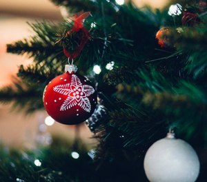The letter includes a blank allowing a date to be filled in that reflects when Santa will be visiting, and finishes with Kris Kringle thanking the children for “sharing your moms and dads with us when we all need them the most.” (Photo/Pexels)