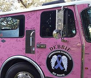 Debbie the pink fire truck (Photo/Facebook)