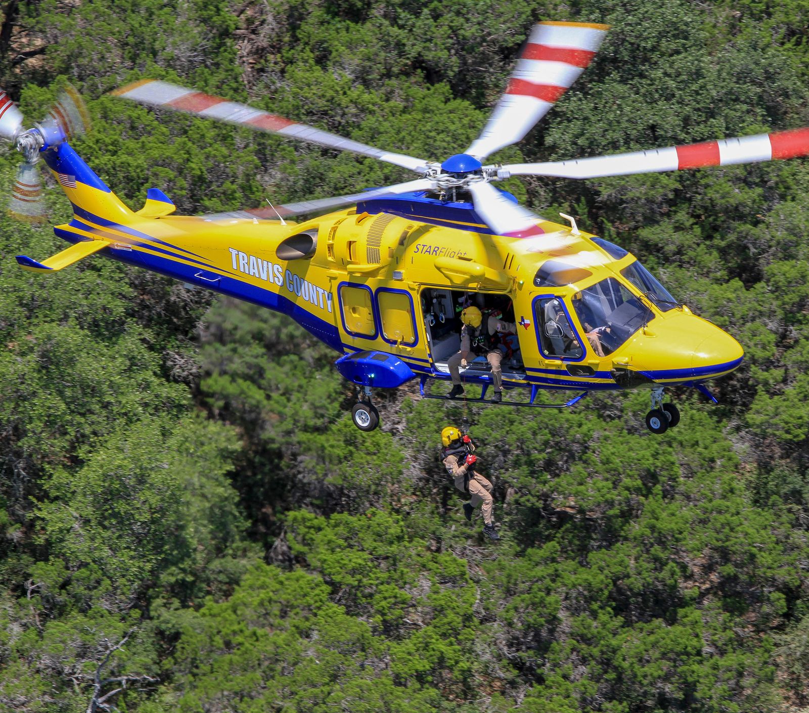 photo-of-the-week-first-u-s-aw169-ems-helicopter-fleet-in-service