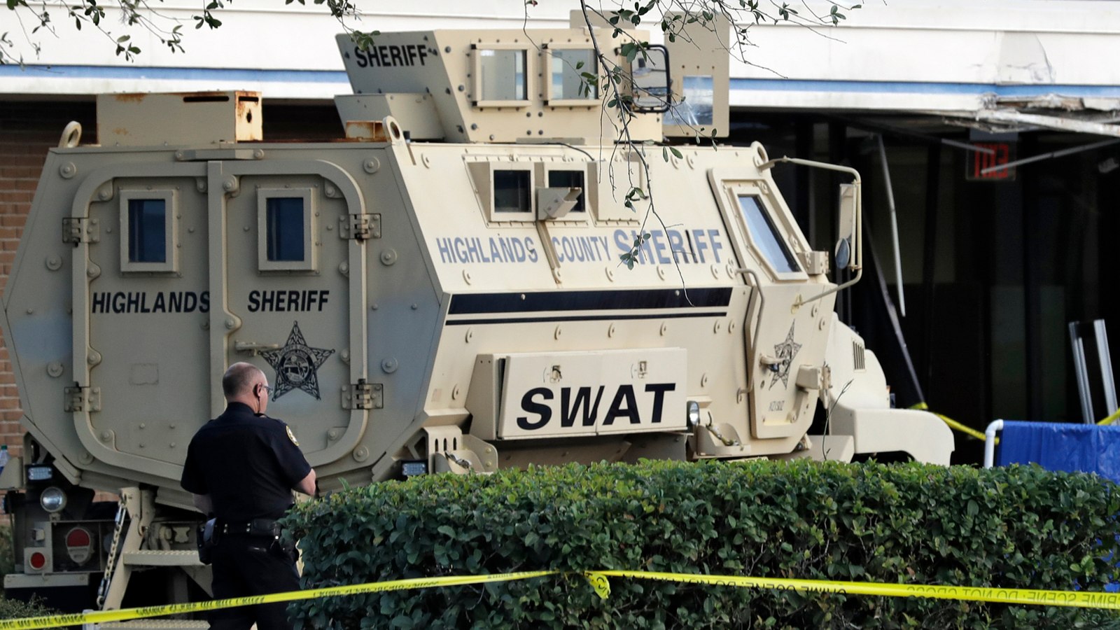 What makes an effective SWAT team leader What makes an effective SWAT team leader