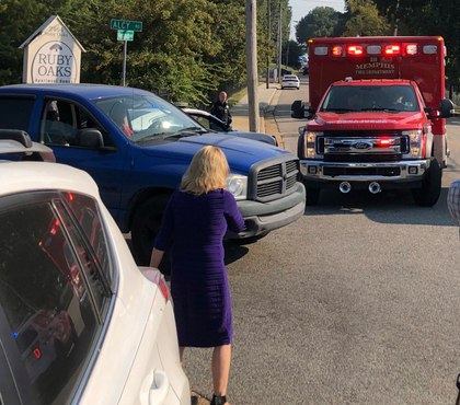 Tenn. officials: 2 deputies injured, suspect shot dead