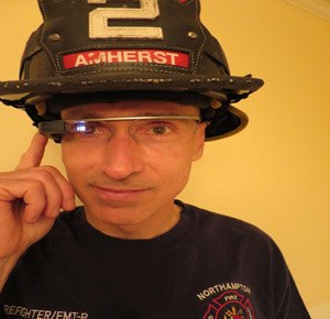 Josh Shanley, adjunct faculty at Kaplan University in the School of Public Safety, tests Google Glass.