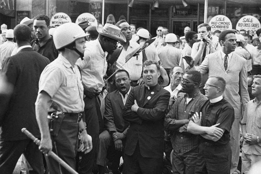 Dr. King in Chicago Lawn