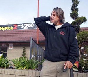 Matthew Hay-Chapman returns to the McDonald's restaurant in San Francisco to describe how he spotted two Orange County jail escapees.