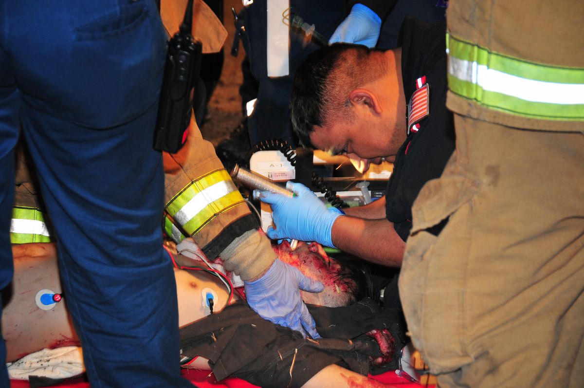 paramedic intubating