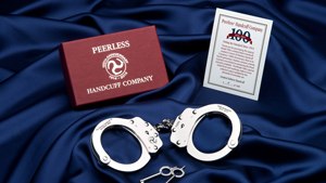 Peerless handcuffs 700 Peerless handcuffs 700