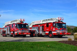 Pierce Manufacturing has placed a pair of Pierce® Quantum® quint 105-foot heavy-duty aerial ladders into service with the Oshkosh Fire Department in Oshkosh, Wisconsin.