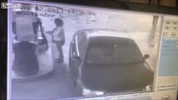 Thief nabs purse, owner oblivious 
