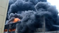 Hundreds of firefighters tackle China chemical plant fire