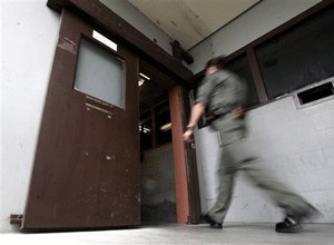 This corrections training scenario reviews whether an officer should be disciplined for a security breach.