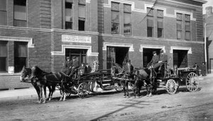 Raynor Garage Doors donates new garage door to city of Dixon replicates
