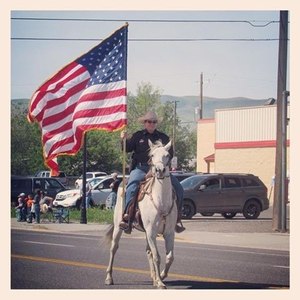 Thermopolis Officer Bobbi Byrd on Niko.