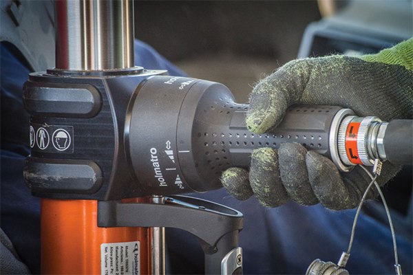 The new 5000 series control handle has been designed for precise speed control.