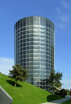 Glass-enclosed car towers allow people to order a car online, insert a specific coin and watch your car automatically descend to the ground, ready for you to drive away – essentially a car vending machine.
