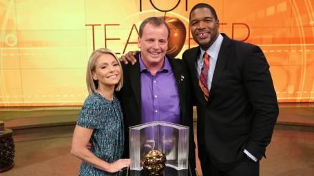 A teacher at Great Neck South High School, Motchkavitz was a finalist in the 2014 top teacher search on the morning talk show “Live with Kelly and Michael.”