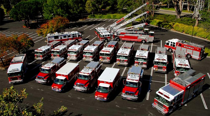 Un ingénieur des services d'incendie doit connaître son véhicule en avant et en arrière.